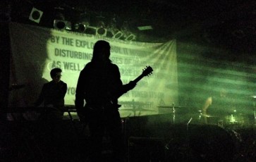 the exploding boy live photo